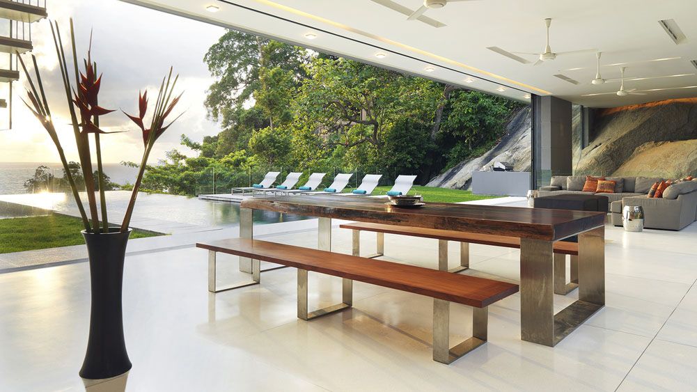 Villa Amanzi Kamala - Breezy dining area by the pool